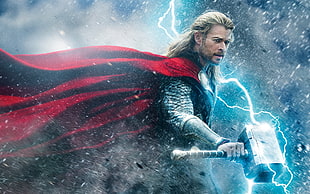 Thor holding Mjolnir HD wallpaper
