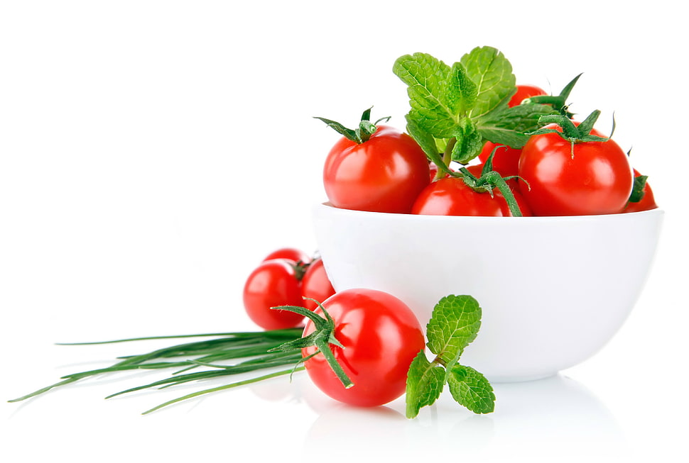 bunch of tomatoes on bowl HD wallpaper