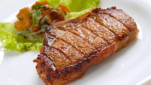 roasted meat with lettuce, meat, steak, food HD wallpaper