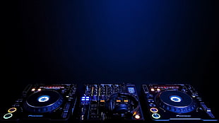 black DJ controller with headphones, music, headphones, technology, minimalism HD wallpaper