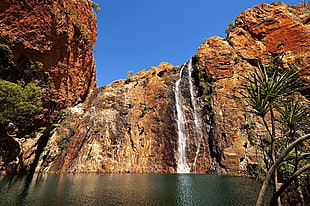 photo of waterfalls at day time