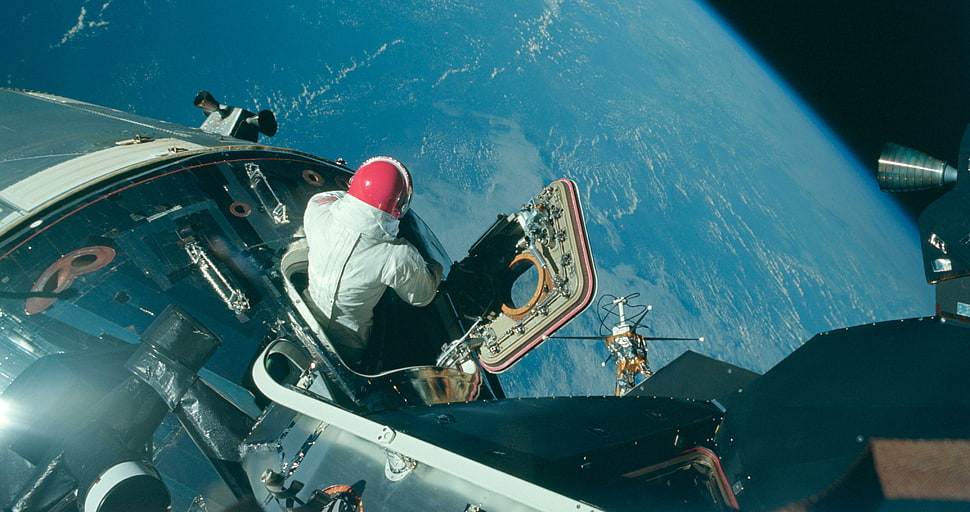 red astronaut helmet, space, NASA, Apollo HD wallpaper