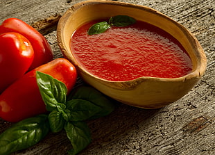 brown ceramic bowl filled with tomato sauce HD wallpaper