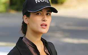 women's black cap