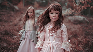children's pink long-sleeved dress, children HD wallpaper