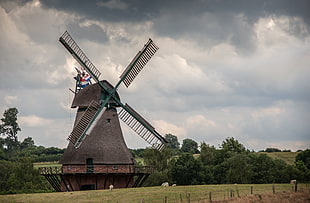 brown windmill photo