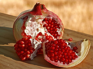 Pomegranate fruit close-up photo HD wallpaper
