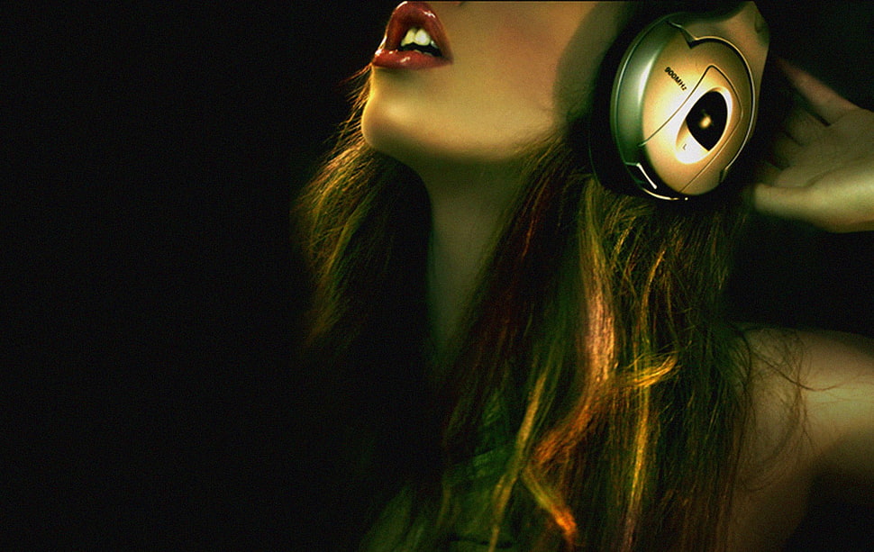 woman using gray headphones HD wallpaper