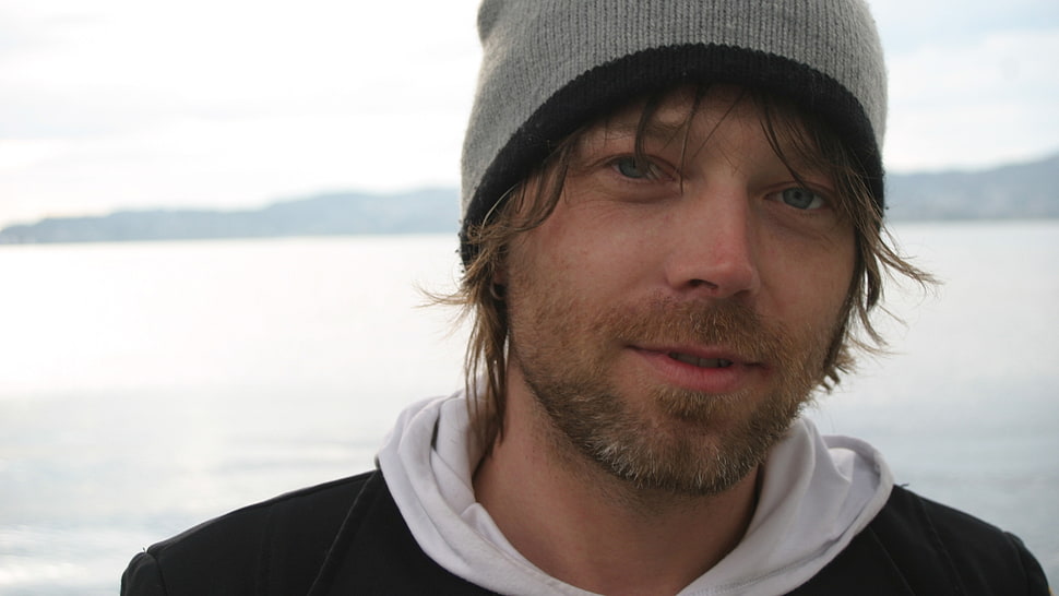 men's gray knit cap HD wallpaper