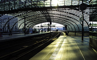 train station during daytime HD wallpaper