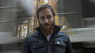 man wearing black zip-up jacket HD wallpaper
