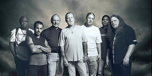 men's white crew-neck t-shirt HD wallpaper