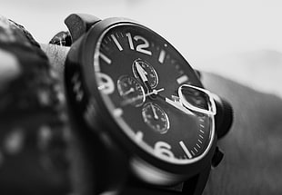 round black chronograph watch HD wallpaper