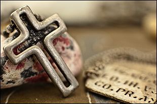 silver-colored cross accessory, cross, Christianity HD wallpaper