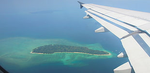 aerial photography of an island, island, sea HD wallpaper