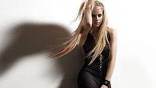Avril Lavigne, Avril Lavigne, blonde, black dress, blue eyes