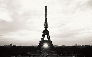 silhouette of Eiffel tower