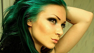 women's green hair color