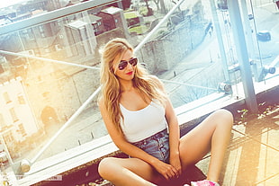 women's white tank top, women, blonde, sunglasses, white tops HD wallpaper
