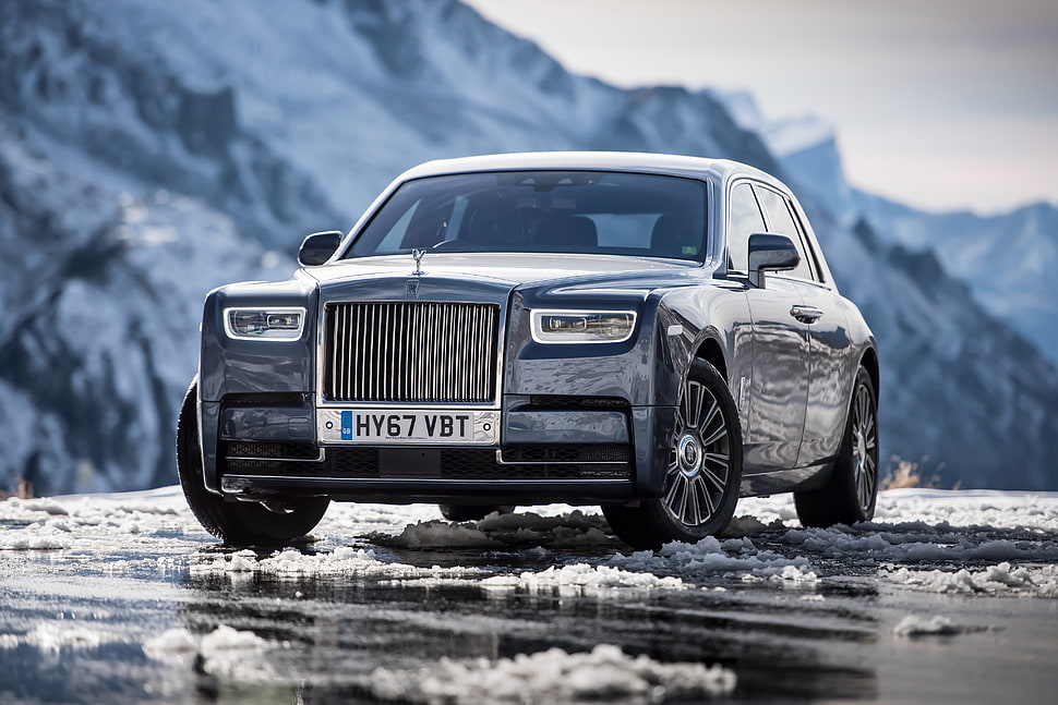 black Rolls Royce coupe on road at daytime HD wallpaper