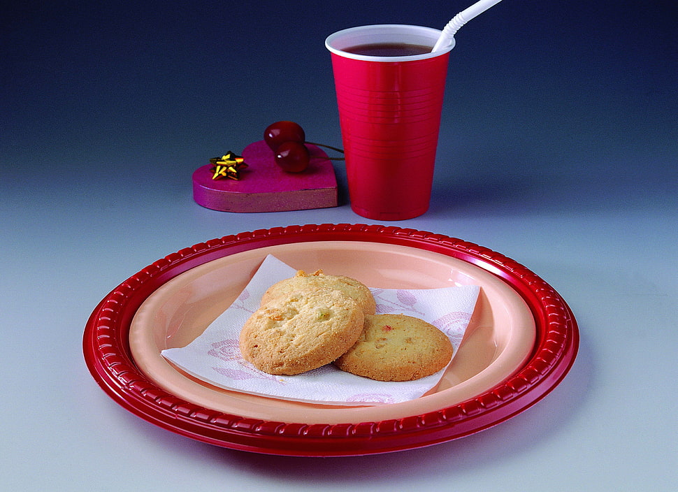 three cookies on plate HD wallpaper
