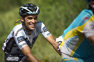 men's white cycling jersey, bicycle, Alberto Contador