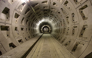 gray underground tunnel, hallway, tunnel, train