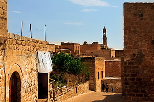 brown brick buildings, Mardin, Midyat, natural light