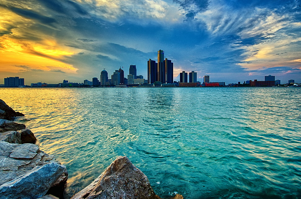 panoramic photo of building near body of water, detroit HD wallpaper