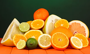 slices of citrus fruits