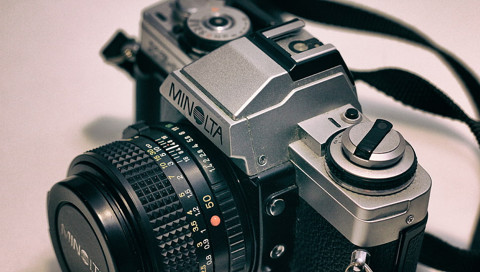 silver and black Minolta film camera HD wallpaper