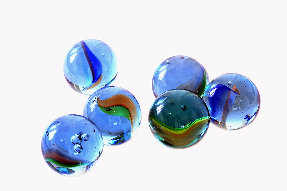 six blue marbles HD wallpaper