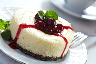 vanilla cake with cherry HD wallpaper