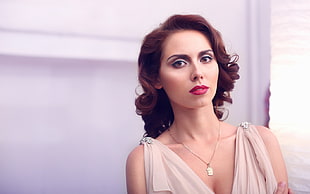 woman wearing sleeveless dress HD wallpaper