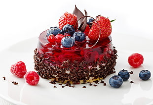 blueberries and Strawberries chocolate fondant cake illustration