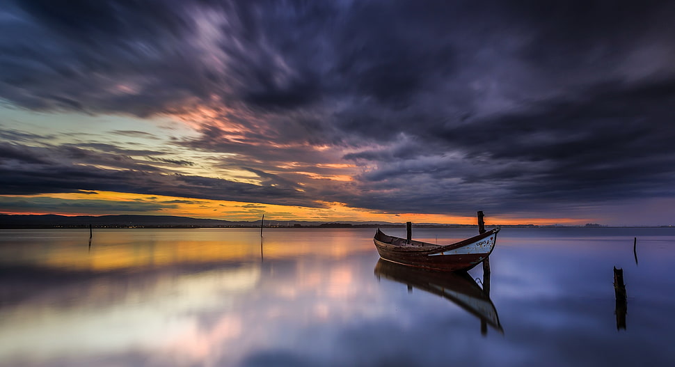 brown wooden canoe, boat, sky, dark, water HD wallpaper