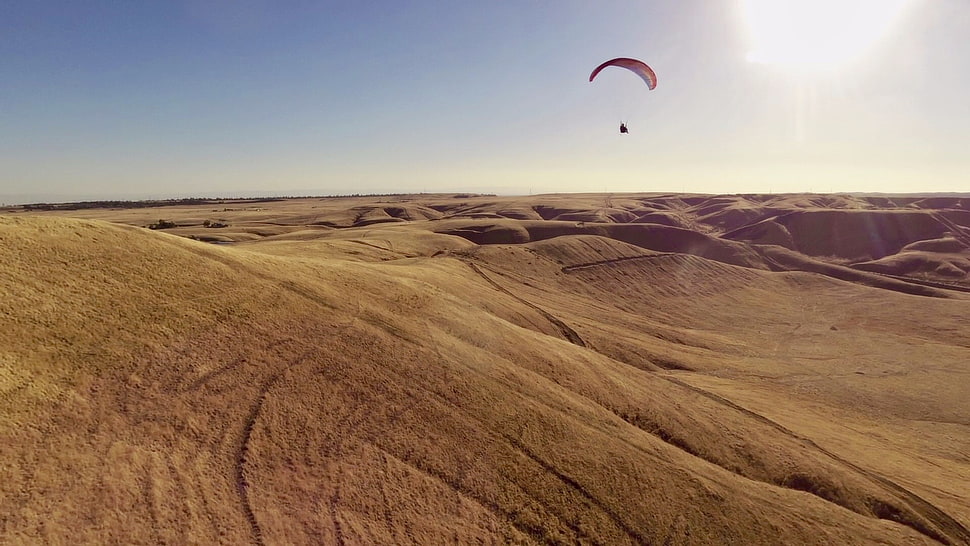 floating parachute over brown field, hart park, bakersfield HD wallpaper