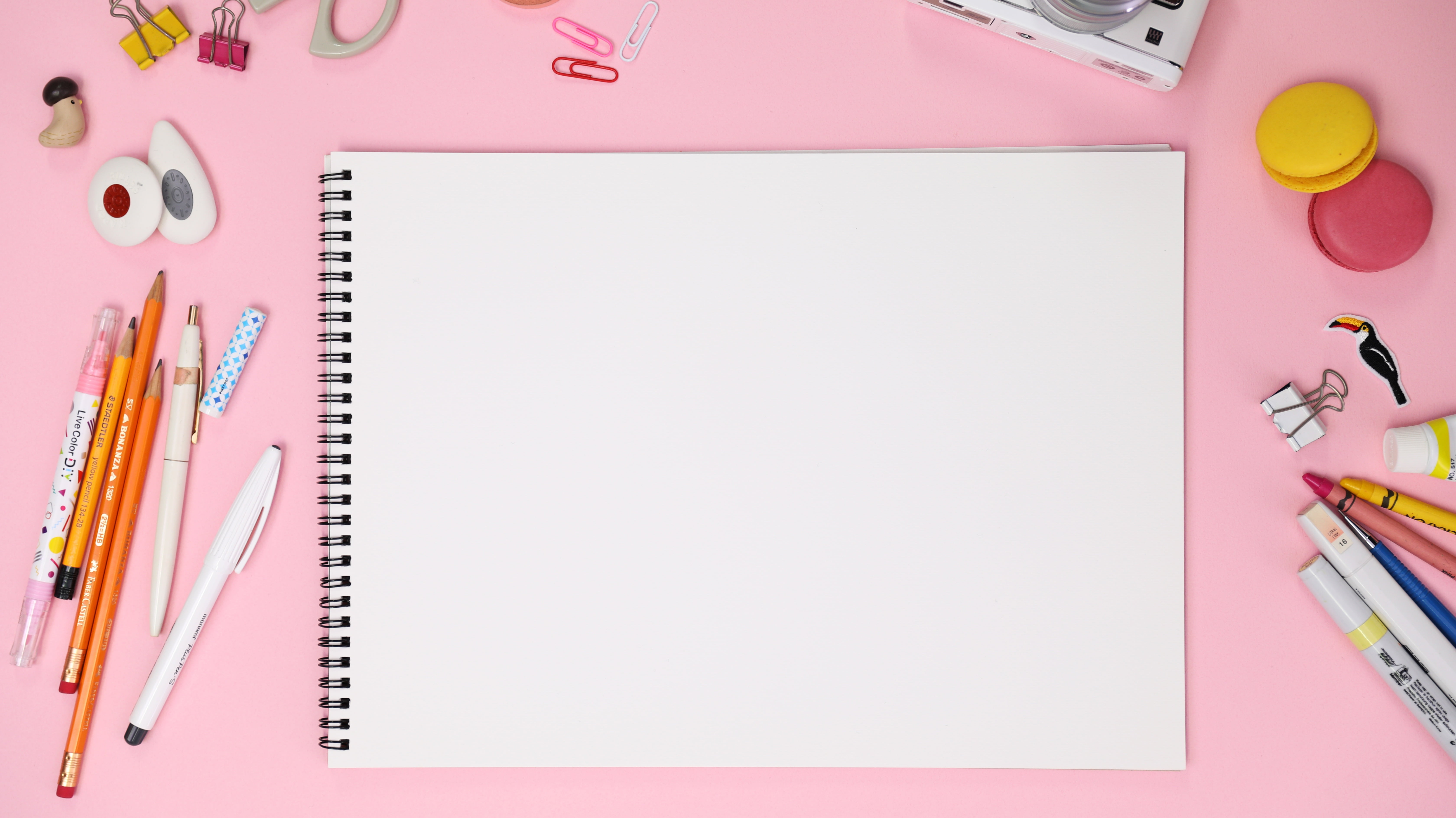 white blank sketch pad