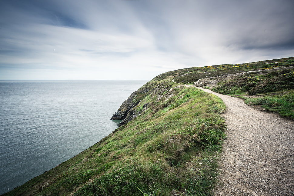 green mountain near sea, ireland HD wallpaper