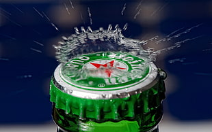 water drop on Heineken bottle cap HD wallpaper