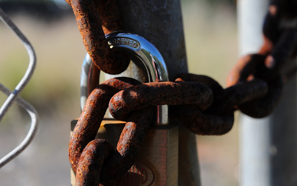 brown metal chain HD wallpaper