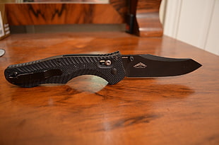 black pocketknife, benchmade, knife