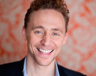 close-up photo of Tom Hiddleston