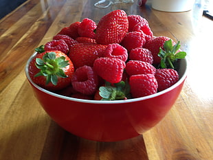 raspberry and strawberry in bowl