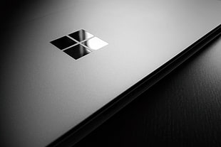 black and white wooden table, Microsoft, Microsoft Windows, Windows 10, wooden surface