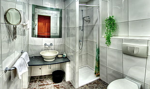 photography of empty bathroom HD wallpaper