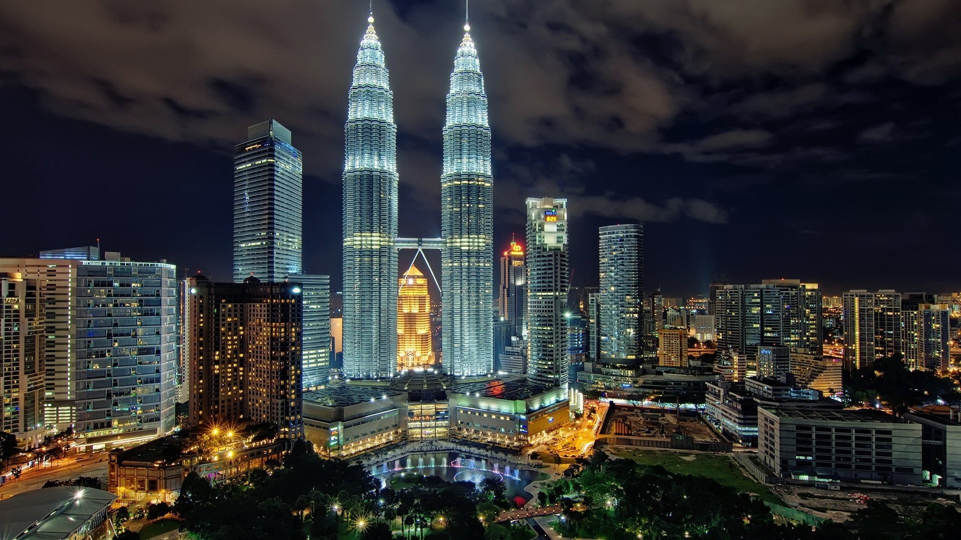 Petronas Tower, cityscape, Petronas Towers, Kuala Lumpur, Malaysia HD