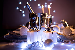 two clear wine glasses, holiday, champagne, food, presents HD wallpaper
