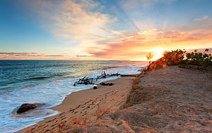 photography of body of water under sky HD wallpaper