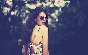 woman wearing fashion sunglasses white taking photo during daytime HD wallpaper